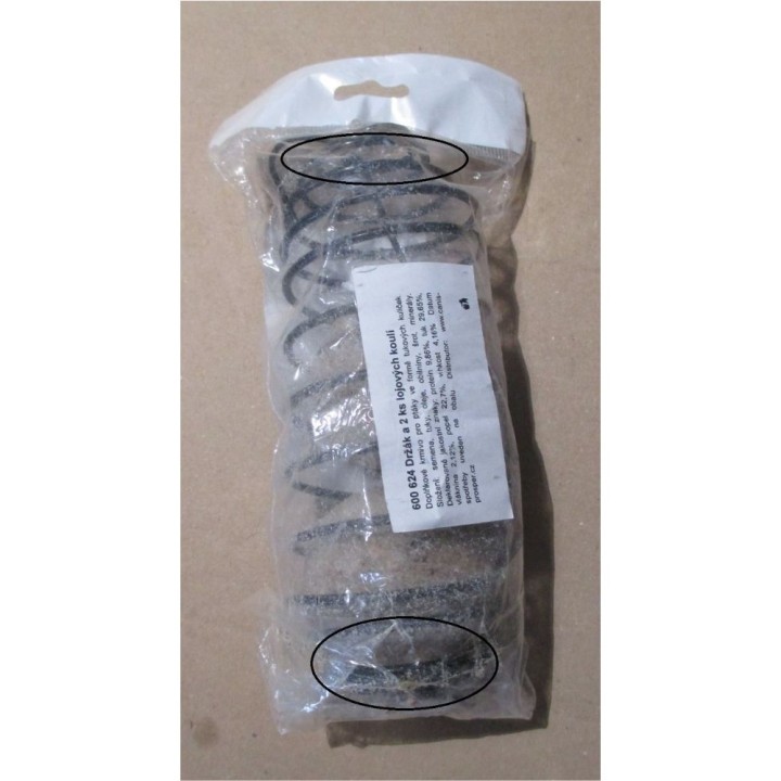 Poškozené Krmítko spirála  + 2ks loj.koule Megan